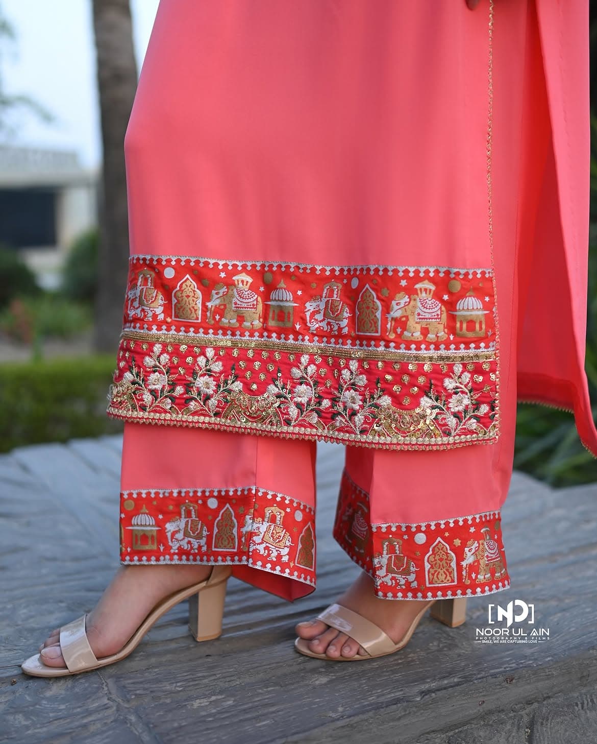 Coral, lookbook frame 2