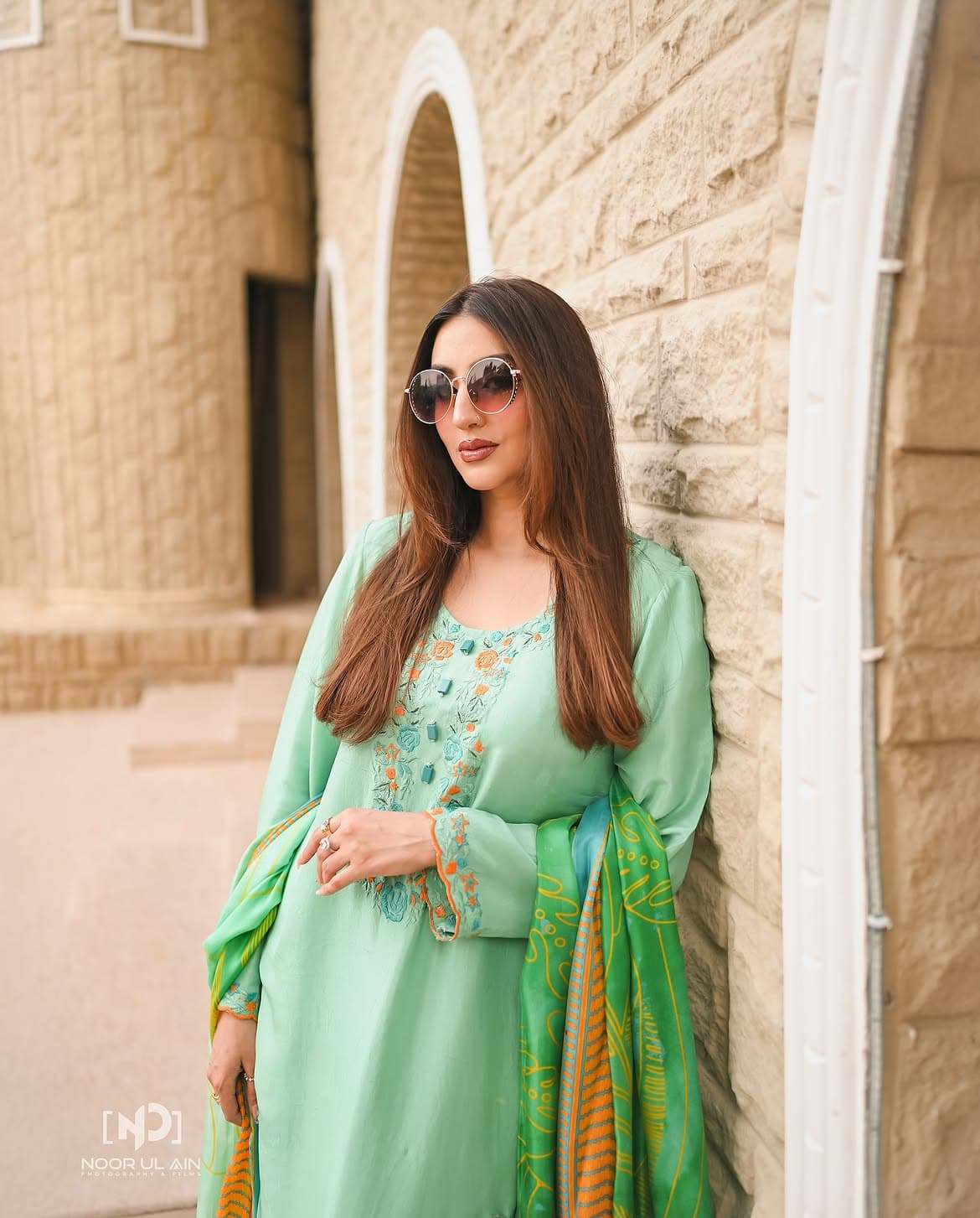 Jade whisper, lookbook frame 3