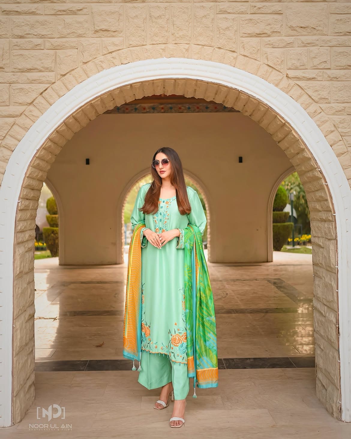Jade whisper, lookbook frame 6