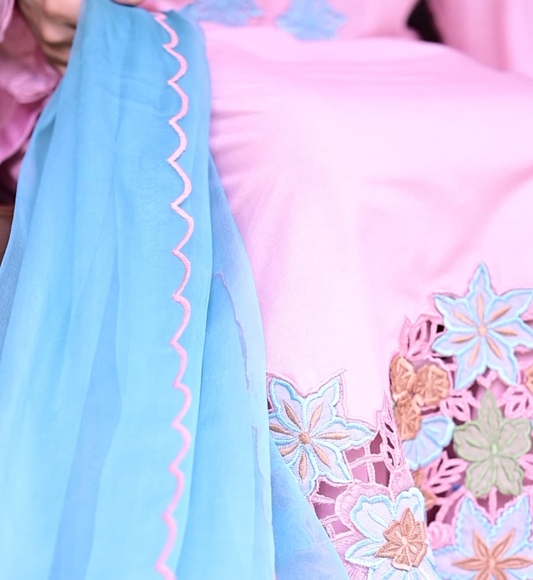 Pink Blush, lookbook frame 5