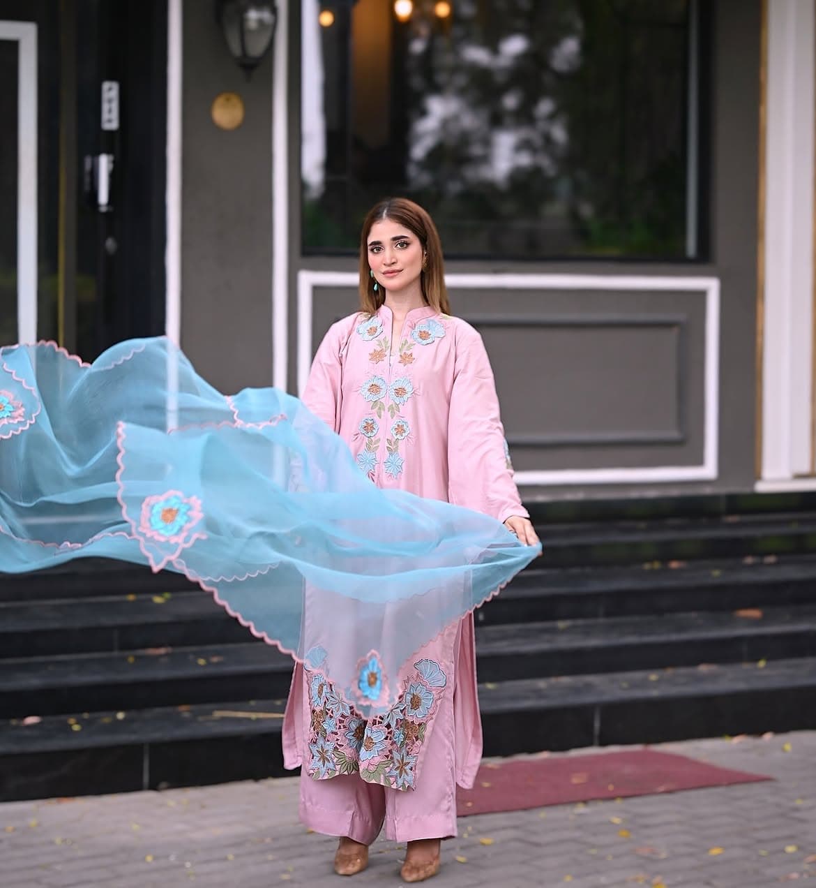 Pink Blush, lookbook frame 6