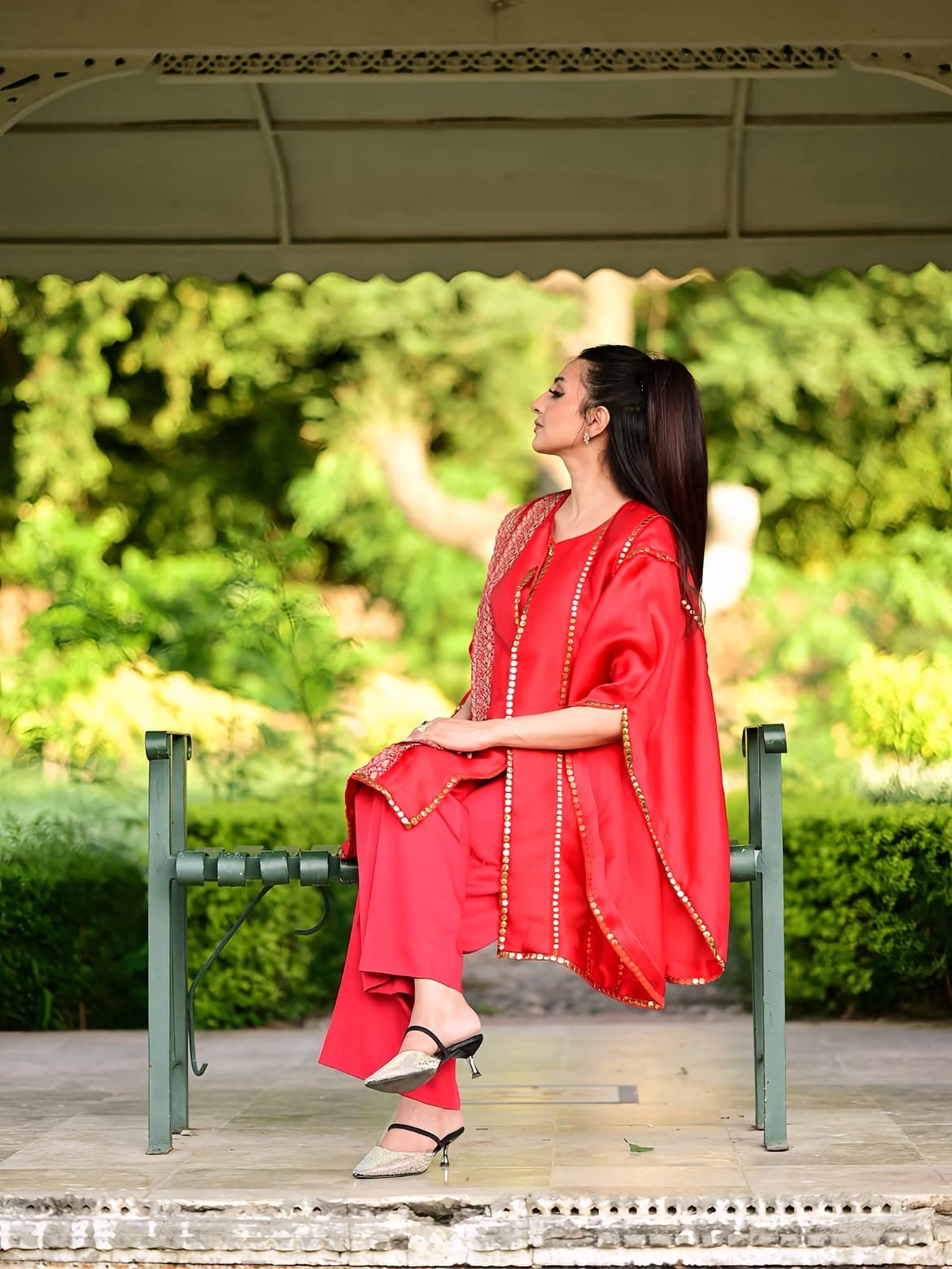 Red Ambar, lookbook frame 6