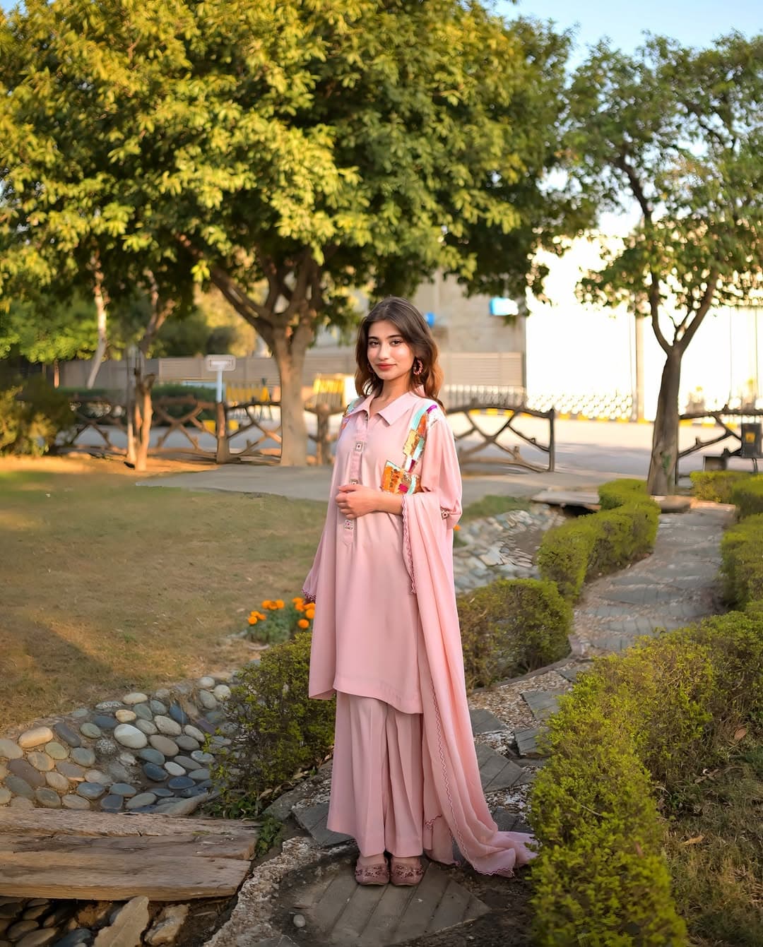 Sunblush Petal, lookbook frame 3