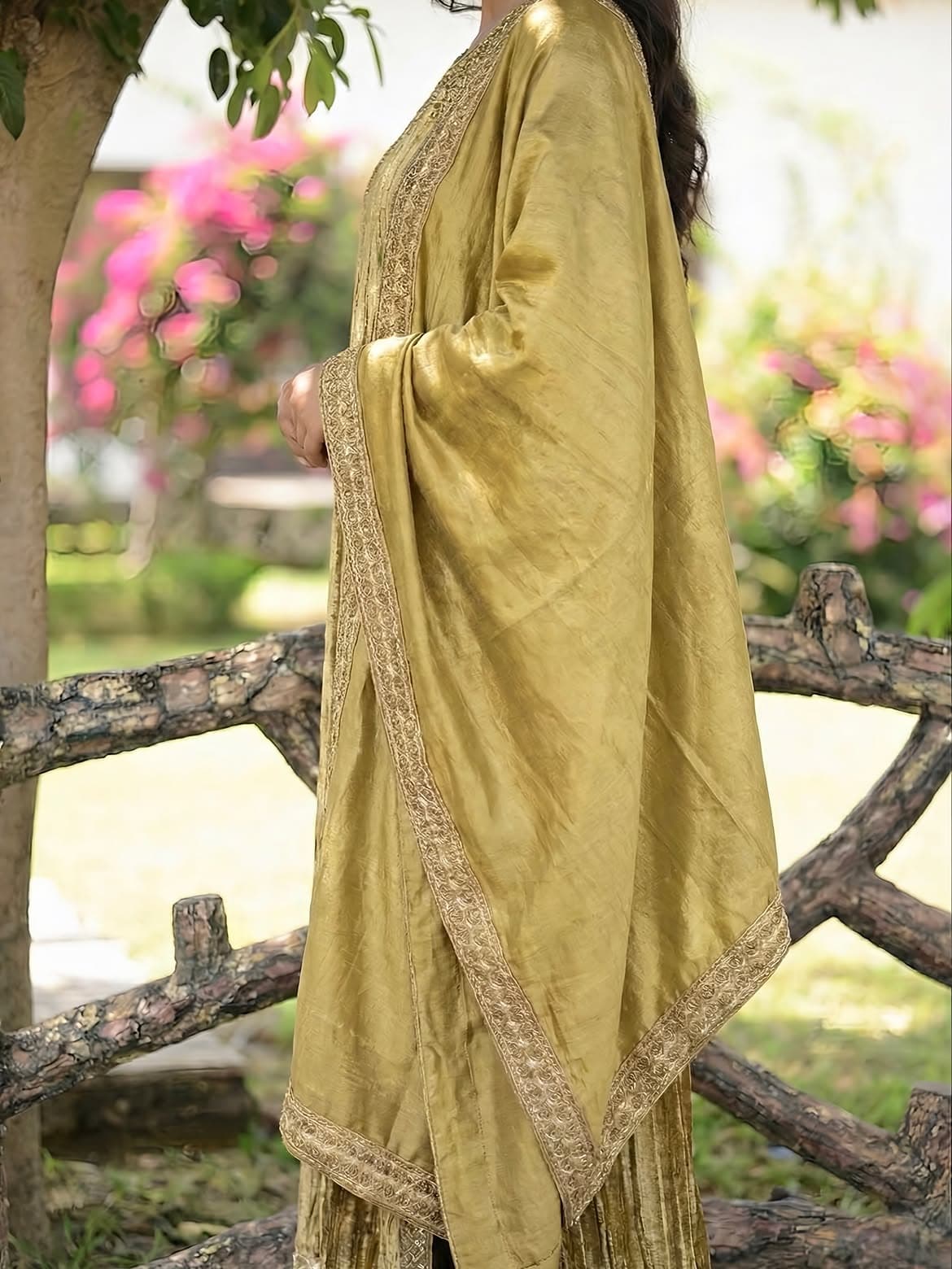 Velvet Lux, lookbook frame 2
